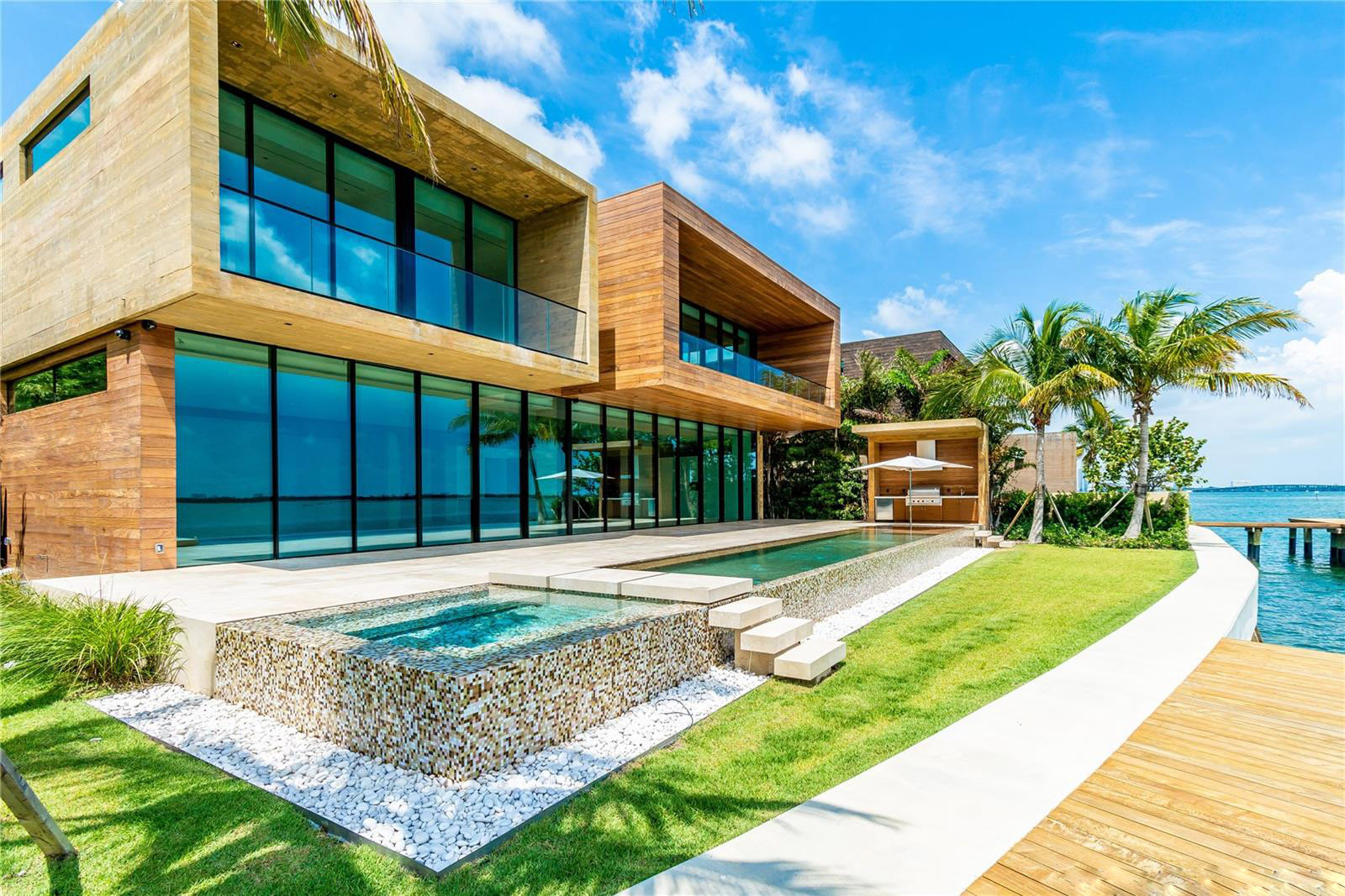 Waterfront Homes for Sale in Miami & Miami Beach